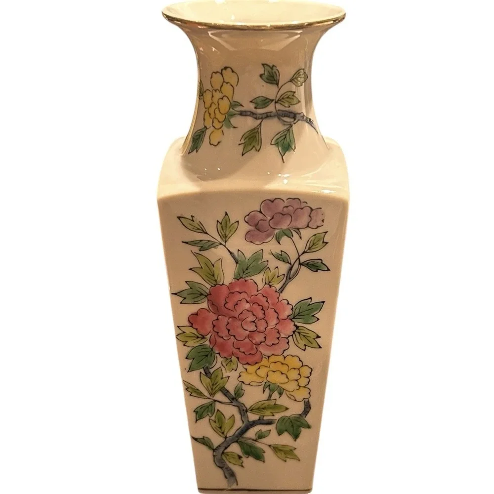 Chinese Porcelain Vase Famille Rose Qing Or Republic Period Export Style (TWO)